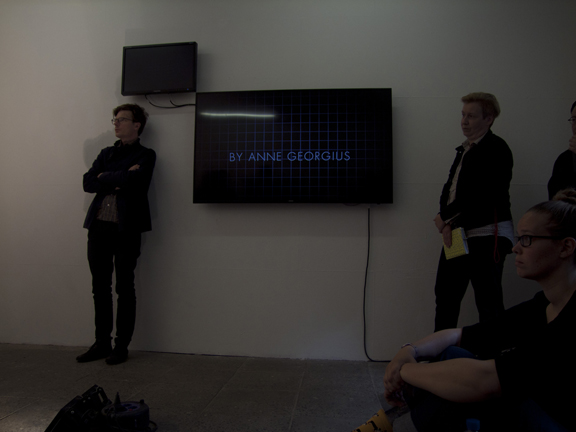 #diploma #hgb #hochschulefürgrafikundbuchkunst #diplom #medienkunst #installation #performance #klassefürinstallationundraum #mindcontrol #eeg #brainmachineinterface #bmi #gun #videogame
